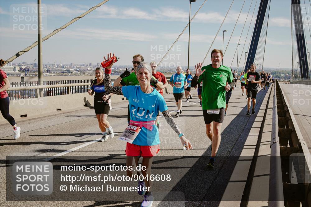 03.10.2025 - Köhlbrandbrückenlauf Michael Burmester http://msf.ph/oto/9046608 03.10.2025 12:29:10 Position 1 4347 meine-sportfotos.de