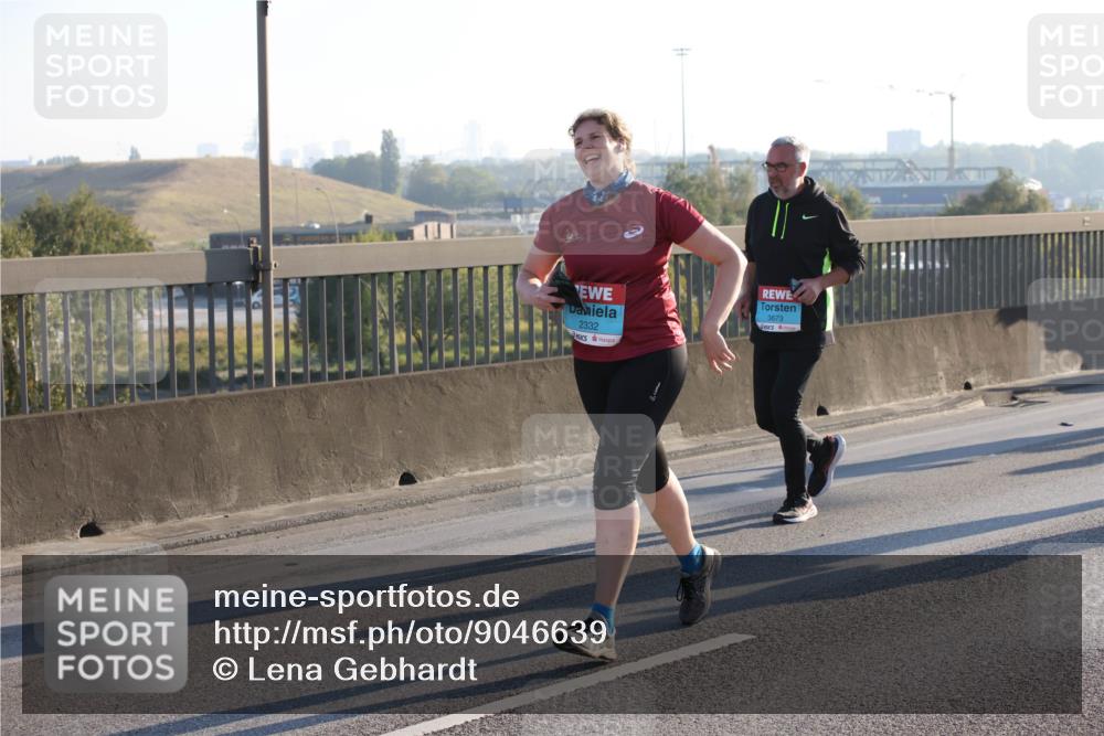 03.10.2025 - Köhlbrandbrückenlauf Lena Gebhardt http://msf.ph/oto/9046639 03.10.2025 09:28:27 Position 1 2332, 3673 meine-sportfotos.de