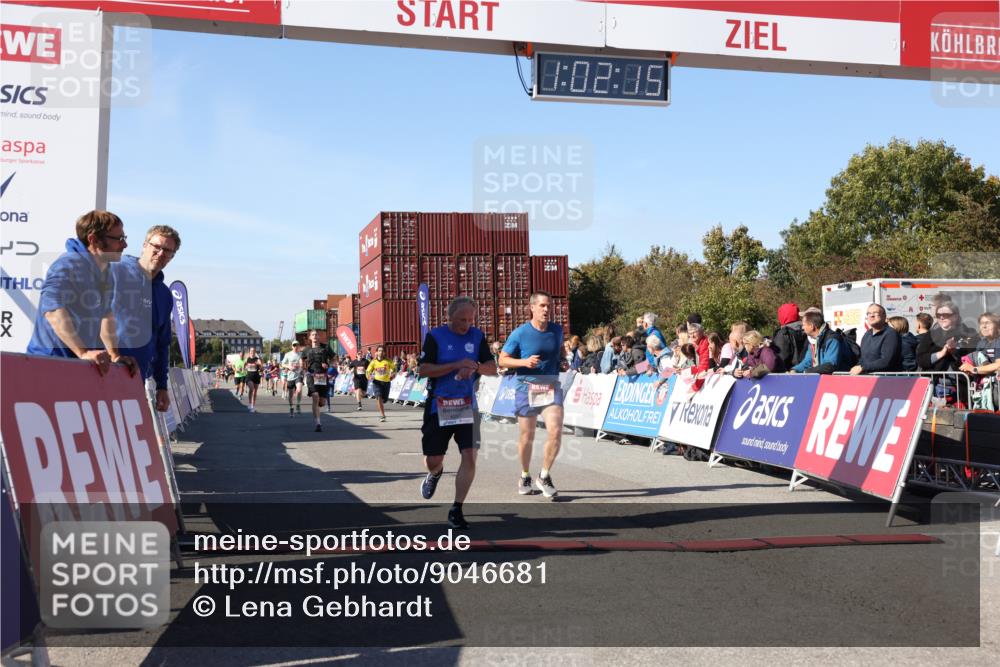 03.10.2025 - Köhlbrandbrückenlauf Lena Gebhardt http://msf.ph/oto/9046681 03.10.2025 13:02:15 Ziel 4109, 4130, 4281, 4492, 4946, 5617, 5697, 5845, 6032 meine-sportfotos.de