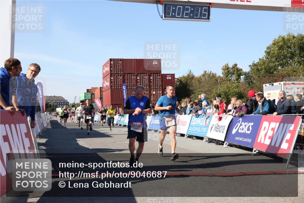 03.10.2025 - Köhlbrandbrückenlauf Lena Gebhardt http://msf.ph/oto/9046687 03.10.2025 13:02:15 Ziel 4109, 4130, 4281, 4492, 4946, 5617, 5697, 5845, 6032 meine-sportfotos.de