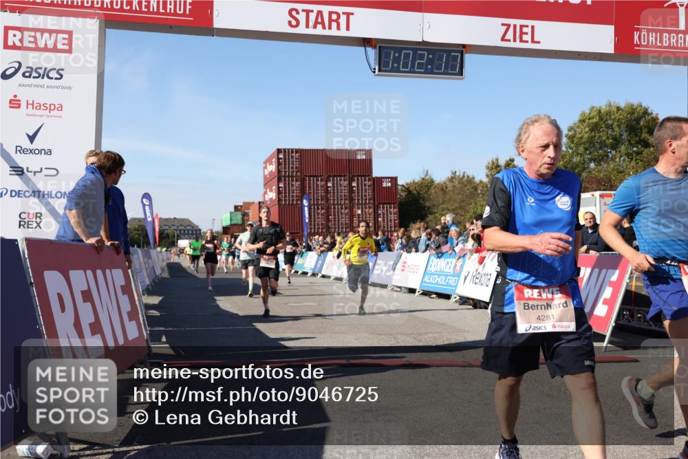 03.10.2025 - Köhlbrandbrückenlauf Lena Gebhardt http://msf.ph/oto/9046725 03.10.2025 13:02:17 Ziel 4109, 4130, 4281, 4492, 4946, 5617, 5697, 5747, 5845, 6492 meine-sportfotos.de