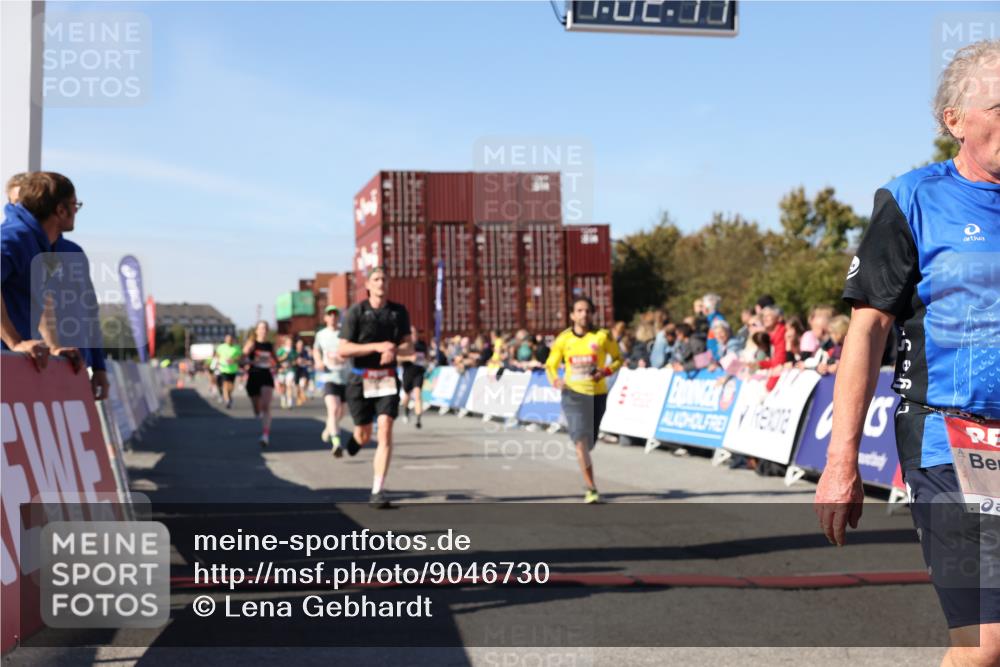 03.10.2025 - Köhlbrandbrückenlauf Lena Gebhardt http://msf.ph/oto/9046730 03.10.2025 13:02:18 Ziel 4109, 4130, 4281, 4337, 4492, 4946, 5617, 5697, 5747, 5845, 6465, 6492 meine-sportfotos.de