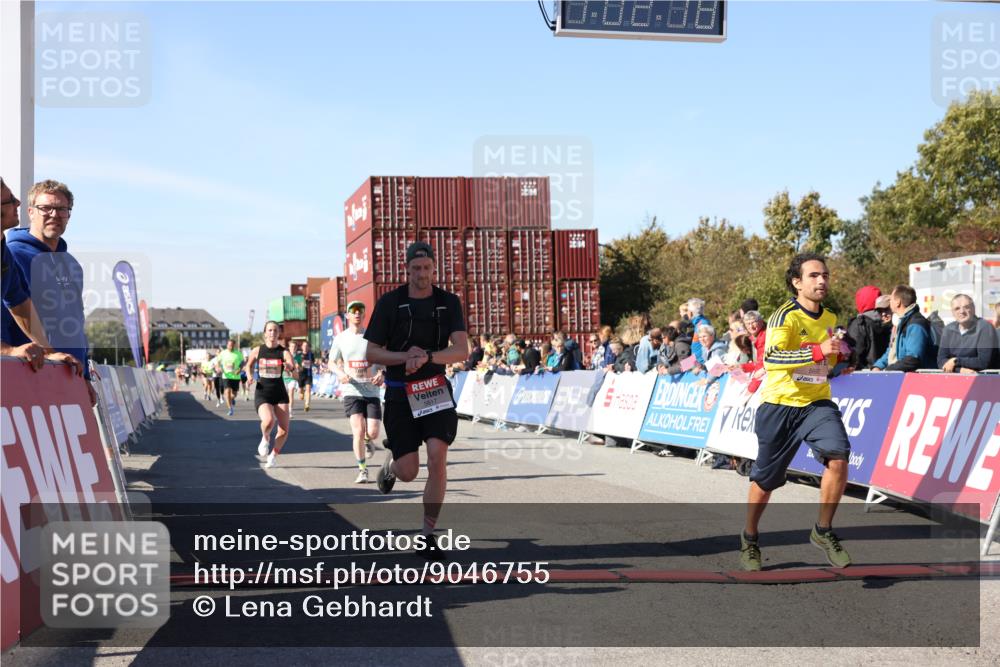 03.10.2025 - Köhlbrandbrückenlauf Lena Gebhardt http://msf.ph/oto/9046755 03.10.2025 13:02:18 Ziel 4109, 4130, 4281, 4337, 4492, 4946, 5617, 5697, 5747, 5845, 6465, 6492 meine-sportfotos.de