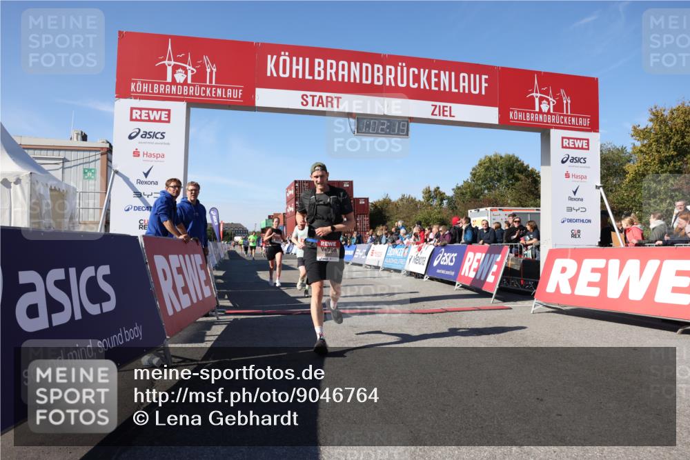 03.10.2025 - Köhlbrandbrückenlauf Lena Gebhardt http://msf.ph/oto/9046764 03.10.2025 13:02:19 Ziel 4109, 4130, 4277, 4281, 4337, 4492, 4946, 5617, 5697, 5747, 5845, 6465, 6492 meine-sportfotos.de