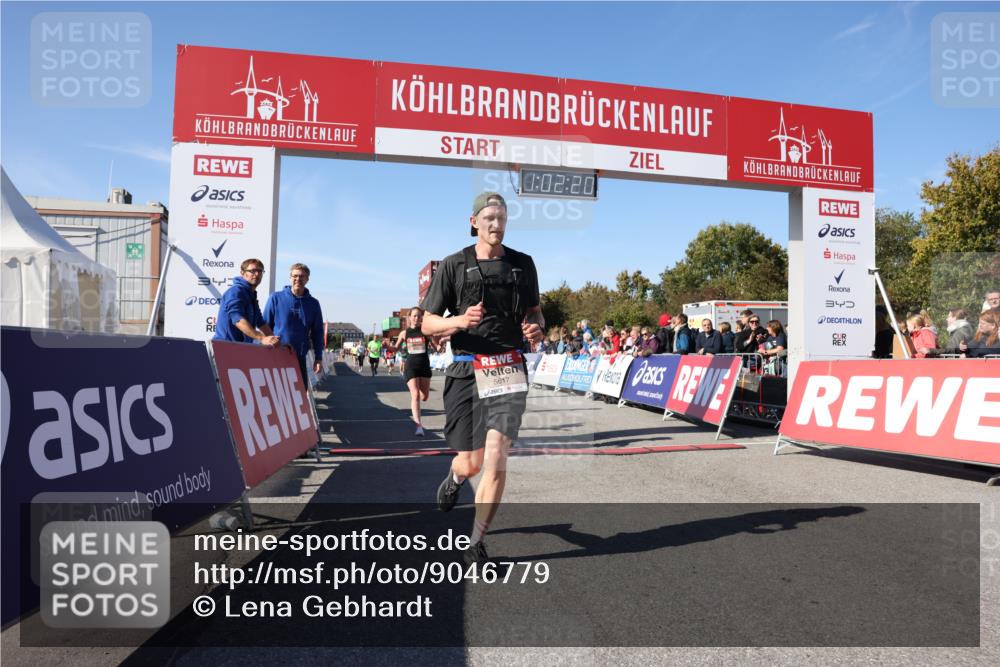 03.10.2025 - Köhlbrandbrückenlauf Lena Gebhardt http://msf.ph/oto/9046779 03.10.2025 13:02:20 Ziel 4109, 4130, 4277, 4281, 4337, 4492, 4946, 5617, 5697, 5747, 5845, 6465, 6492 meine-sportfotos.de