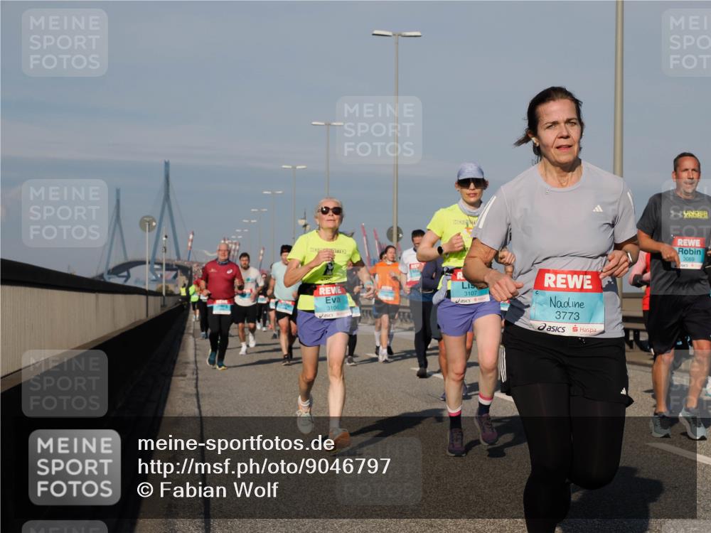03.10.2025 - Köhlbrandbrückenlauf Fabian Wolf http://msf.ph/oto/9046797 03.10.2025 09:58:49 Position 3 3106, 3107, 3773, 3069 meine-sportfotos.de