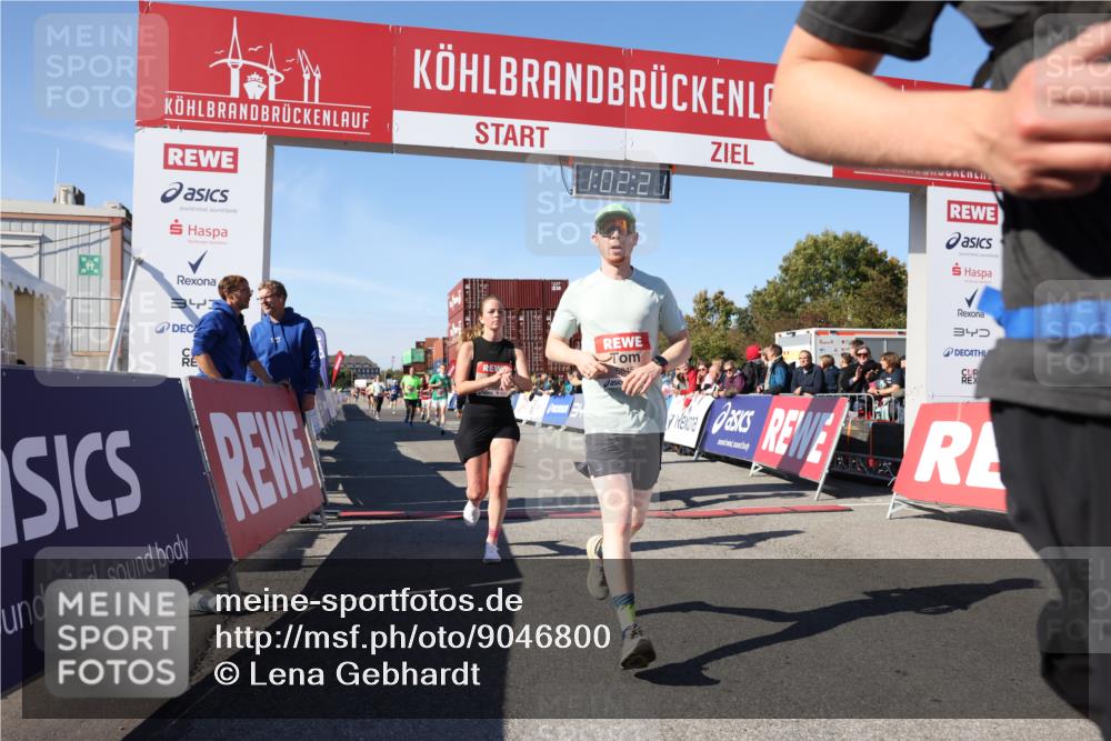 03.10.2025 - Köhlbrandbrückenlauf Lena Gebhardt http://msf.ph/oto/9046800 03.10.2025 13:02:21 Ziel 4109, 4130, 4271, 4277, 4281, 4337, 4492, 4783, 4946, 5617, 5697, 5747, 5845, 6465, 6492 meine-sportfotos.de