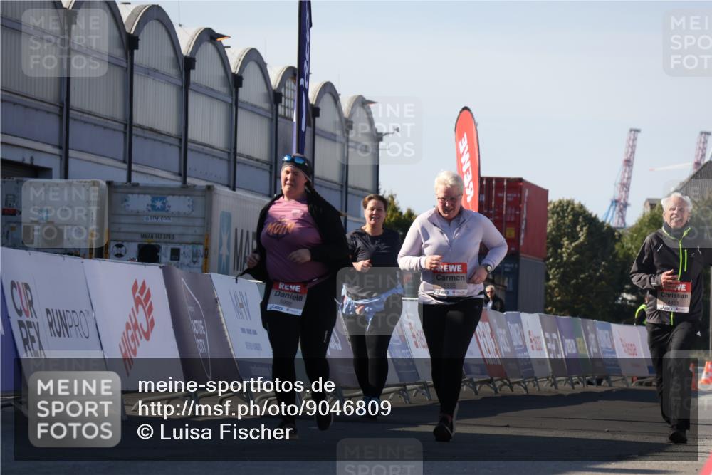 03.10.2025 - Köhlbrandbrückenlauf Luisa Fischer http://msf.ph/oto/9046809 03.10.2025 13:50:41 Ziel 7020, 7036, 5323, 5608 meine-sportfotos.de