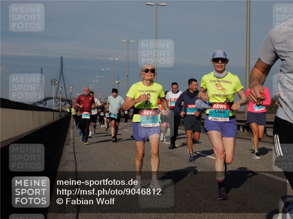 03.10.2025 - Köhlbrandbrückenlauf Fabian Wolf http://msf.ph/oto/9046812 03.10.2025 09:58:50 Position 3 3106, 3107 meine-sportfotos.de
