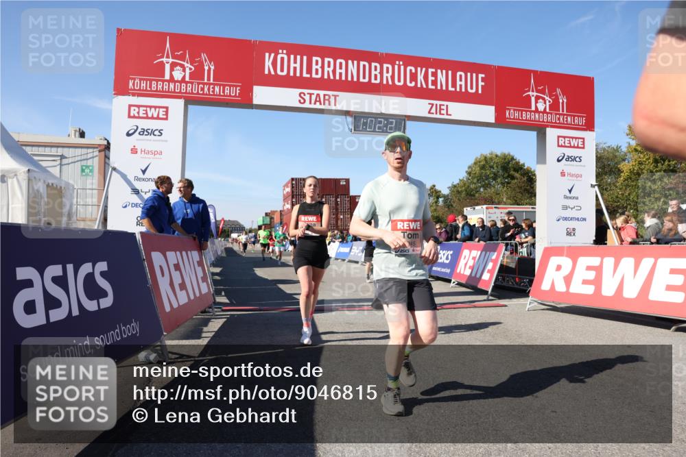 03.10.2025 - Köhlbrandbrückenlauf Lena Gebhardt http://msf.ph/oto/9046815 03.10.2025 13:02:21 Ziel 4109, 4130, 4271, 4277, 4281, 4337, 4492, 4783, 4946, 5617, 5697, 5747, 5845, 6465, 6492 meine-sportfotos.de