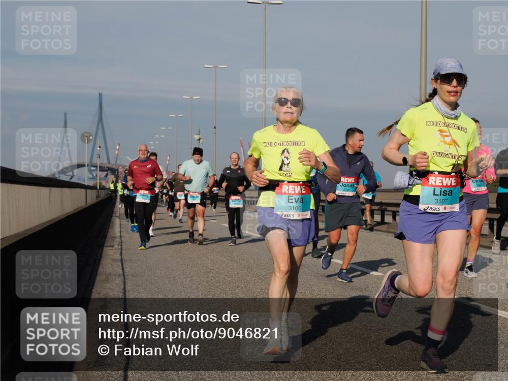 03.10.2025 - Köhlbrandbrückenlauf Fabian Wolf http://msf.ph/oto/9046821 03.10.2025 09:58:50 Position 3 3106, 2285, 3107 meine-sportfotos.de