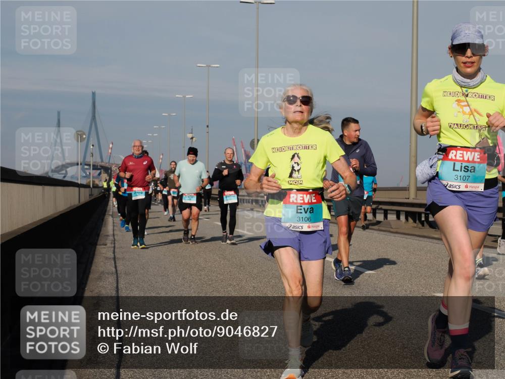 03.10.2025 - Köhlbrandbrückenlauf Fabian Wolf http://msf.ph/oto/9046827 03.10.2025 09:58:50 Position 3 3106, 3107 meine-sportfotos.de