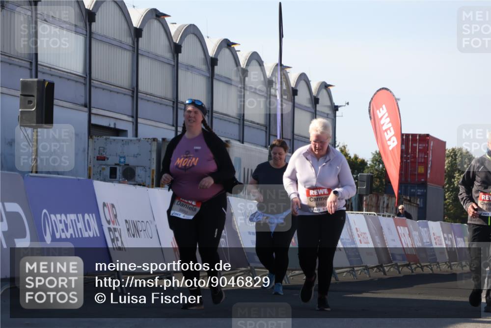 03.10.2025 - Köhlbrandbrückenlauf Luisa Fischer http://msf.ph/oto/9046829 03.10.2025 13:50:43 Ziel 7020, 7065, 5323, 5608 meine-sportfotos.de