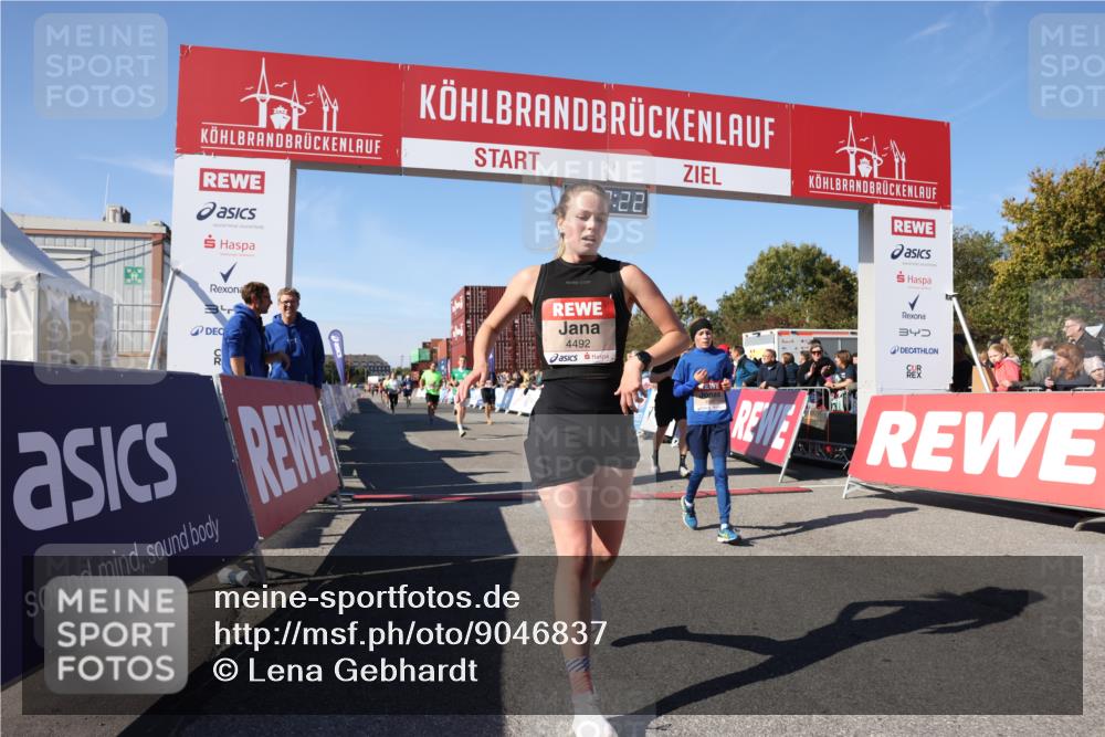 03.10.2025 - Köhlbrandbrückenlauf Lena Gebhardt http://msf.ph/oto/9046837 03.10.2025 13:02:22 Ziel 4109, 4130, 4271, 4277, 4281, 4337, 4492, 4783, 4946, 5080, 5617, 5697, 5747, 5784, 5845, 6465, 6492 meine-sportfotos.de