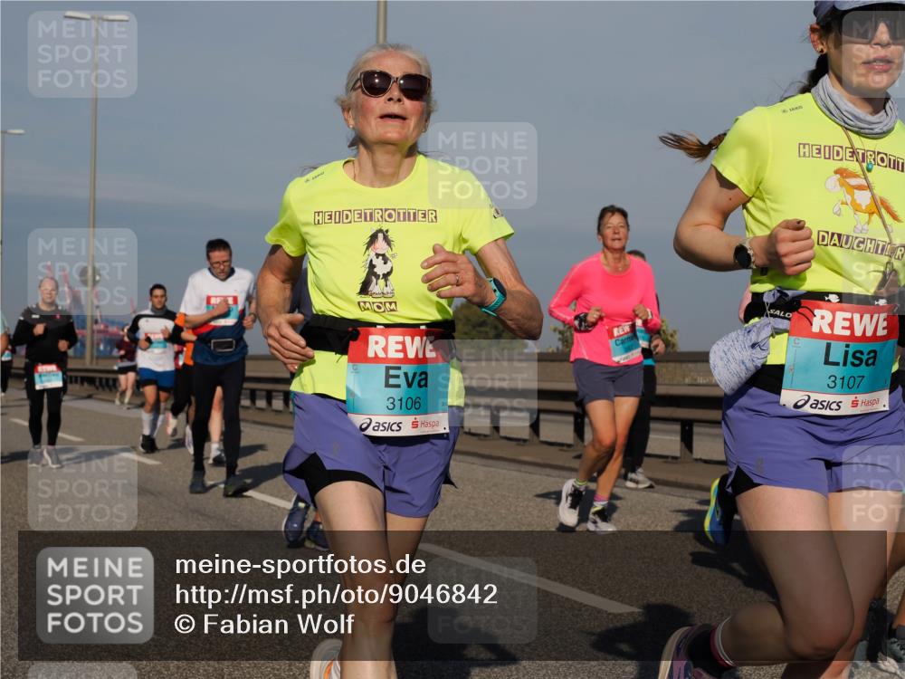 03.10.2025 - Köhlbrandbrückenlauf Fabian Wolf http://msf.ph/oto/9046842 03.10.2025 09:58:51 Position 3 3106, 3107 meine-sportfotos.de
