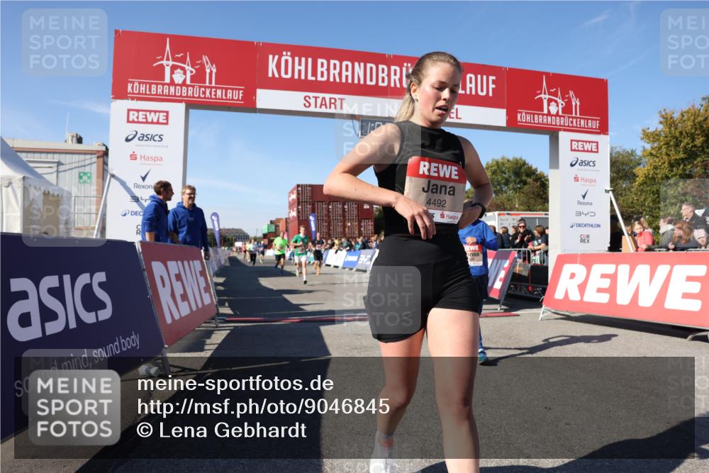 03.10.2025 - Köhlbrandbrückenlauf Lena Gebhardt http://msf.ph/oto/9046845 03.10.2025 13:02:22 Ziel 4109, 4130, 4271, 4277, 4281, 4337, 4492, 4783, 4946, 5080, 5617, 5697, 5747, 5784, 5845, 6465, 6492 meine-sportfotos.de