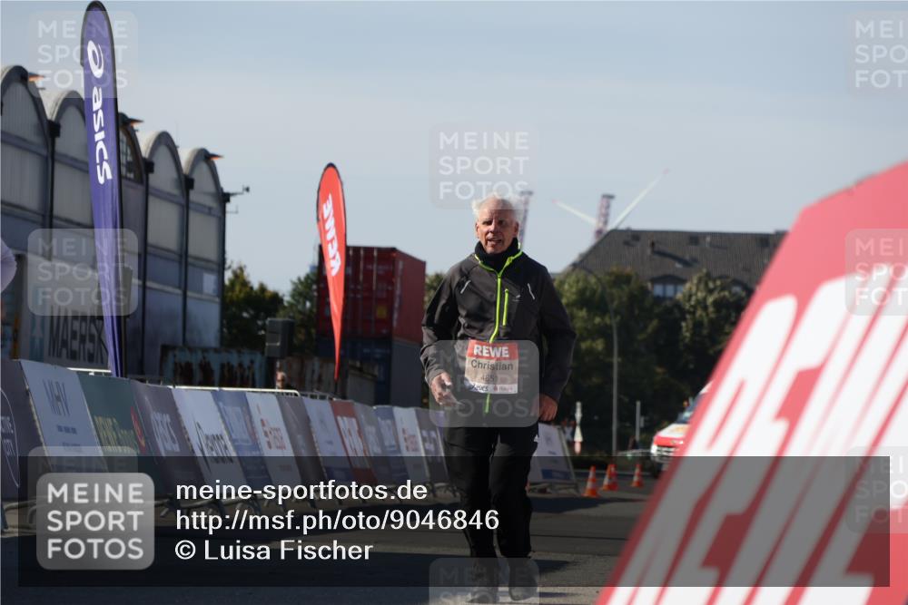 03.10.2025 - Köhlbrandbrückenlauf Luisa Fischer http://msf.ph/oto/9046846 03.10.2025 13:50:46 Ziel 7020, 7065, 5323, 5595, 5608, 5992 meine-sportfotos.de