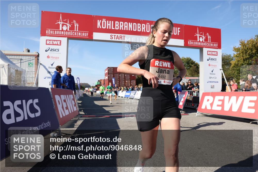 03.10.2025 - Köhlbrandbrückenlauf Lena Gebhardt http://msf.ph/oto/9046848 03.10.2025 13:02:22 Ziel 4109, 4130, 4271, 4277, 4281, 4337, 4492, 4783, 4946, 5080, 5617, 5697, 5747, 5784, 5845, 6465, 6492 meine-sportfotos.de