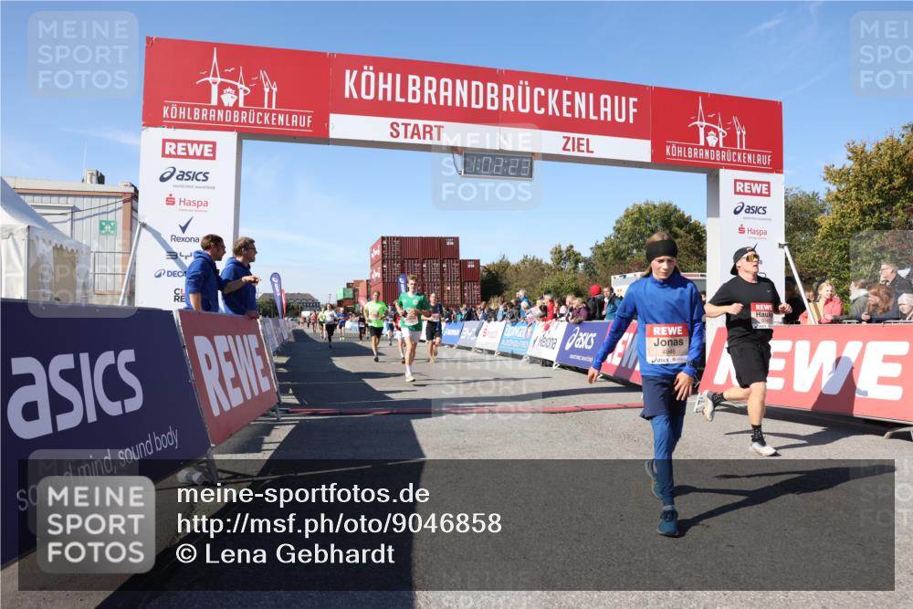 03.10.2025 - Köhlbrandbrückenlauf Lena Gebhardt http://msf.ph/oto/9046858 03.10.2025 13:02:23 Ziel 4130, 4187, 4271, 4277, 4281, 4337, 4492, 4783, 4946, 5080, 5617, 5697, 5747, 5784, 5845, 6465, 6492 meine-sportfotos.de