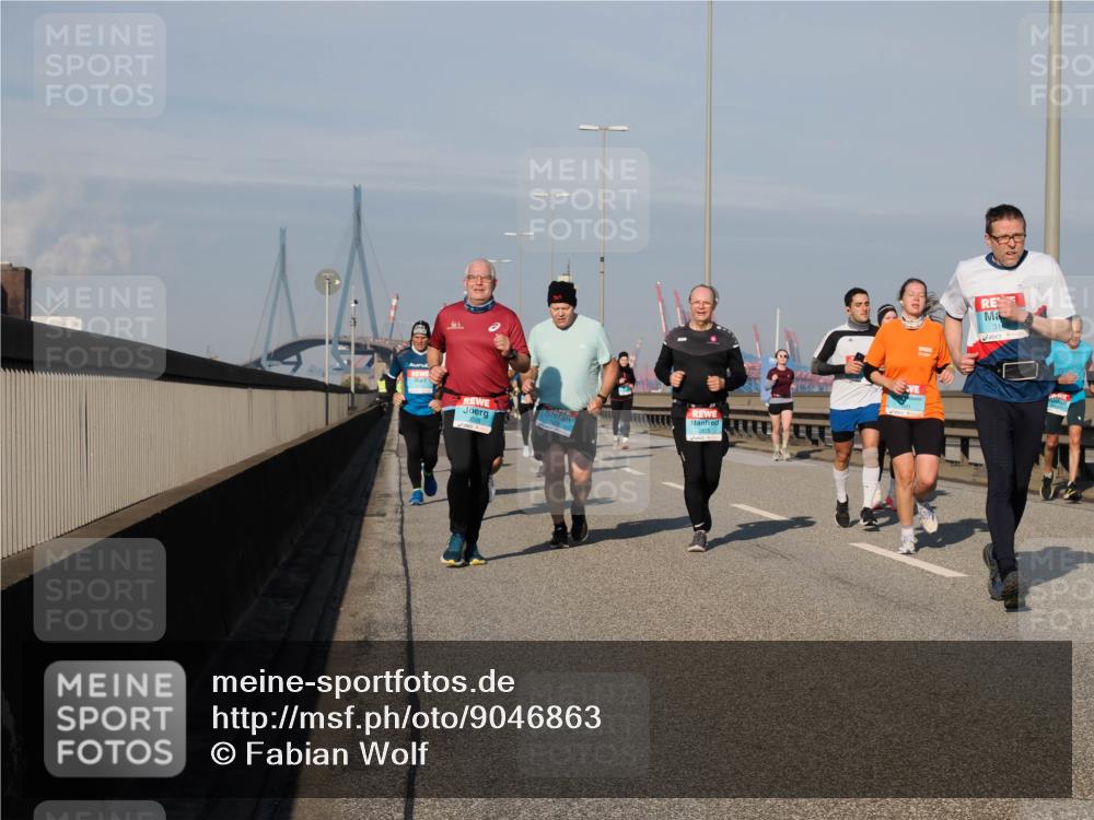 03.10.2025 - Köhlbrandbrückenlauf Fabian Wolf http://msf.ph/oto/9046863 03.10.2025 09:58:52 Position 3  meine-sportfotos.de
