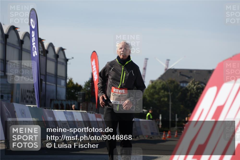 03.10.2025 - Köhlbrandbrückenlauf Luisa Fischer http://msf.ph/oto/9046868 03.10.2025 13:50:48 Ziel 7020, 7065, 4851, 5472, 5595, 5608, 5992 meine-sportfotos.de
