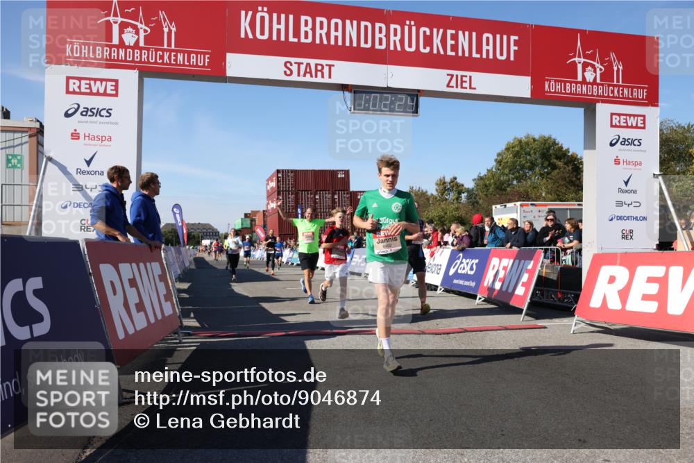 03.10.2025 - Köhlbrandbrückenlauf Lena Gebhardt http://msf.ph/oto/9046874 03.10.2025 13:02:25 Ziel 4130, 4187, 4271, 4277, 4337, 4380, 4492, 4783, 4946, 5080, 5617, 5697, 5747, 5784, 5845, 6465, 6492 meine-sportfotos.de