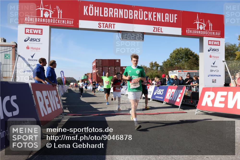 03.10.2025 - Köhlbrandbrückenlauf Lena Gebhardt http://msf.ph/oto/9046878 03.10.2025 13:02:25 Ziel 4130, 4187, 4271, 4277, 4337, 4380, 4492, 4783, 4946, 5080, 5617, 5697, 5747, 5784, 5845, 6465, 6492 meine-sportfotos.de