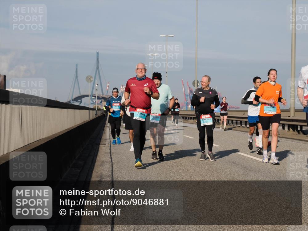 03.10.2025 - Köhlbrandbrückenlauf Fabian Wolf http://msf.ph/oto/9046881 03.10.2025 09:58:53 Position 3 3595, 2825, 1691 meine-sportfotos.de