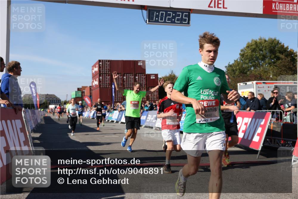 03.10.2025 - Köhlbrandbrückenlauf Lena Gebhardt http://msf.ph/oto/9046891 03.10.2025 13:02:25 Ziel 4130, 4187, 4271, 4277, 4337, 4380, 4492, 4783, 4946, 5080, 5617, 5697, 5747, 5784, 5845, 6465, 6492 meine-sportfotos.de
