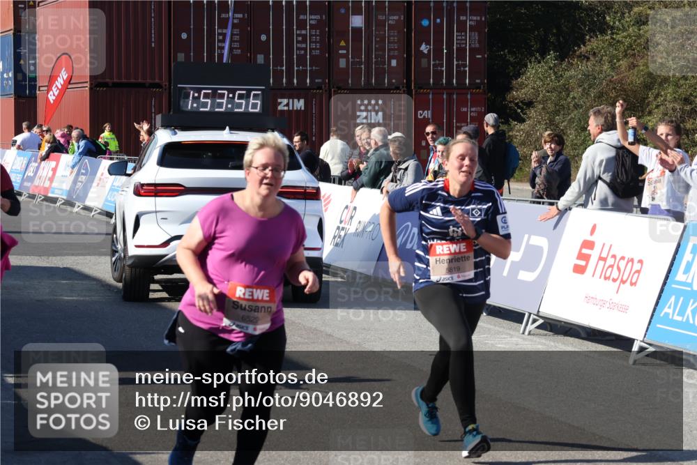 03.10.2025 - Köhlbrandbrückenlauf Luisa Fischer http://msf.ph/oto/9046892 03.10.2025 13:53:55 Ziel 7074, 7181, 9268, 5603, 5819, 6529 meine-sportfotos.de