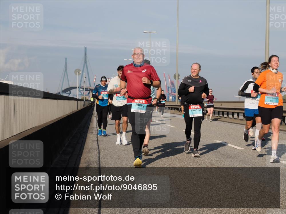 03.10.2025 - Köhlbrandbrückenlauf Fabian Wolf http://msf.ph/oto/9046895 03.10.2025 09:58:54 Position 3 3595, 2825, 1691 meine-sportfotos.de