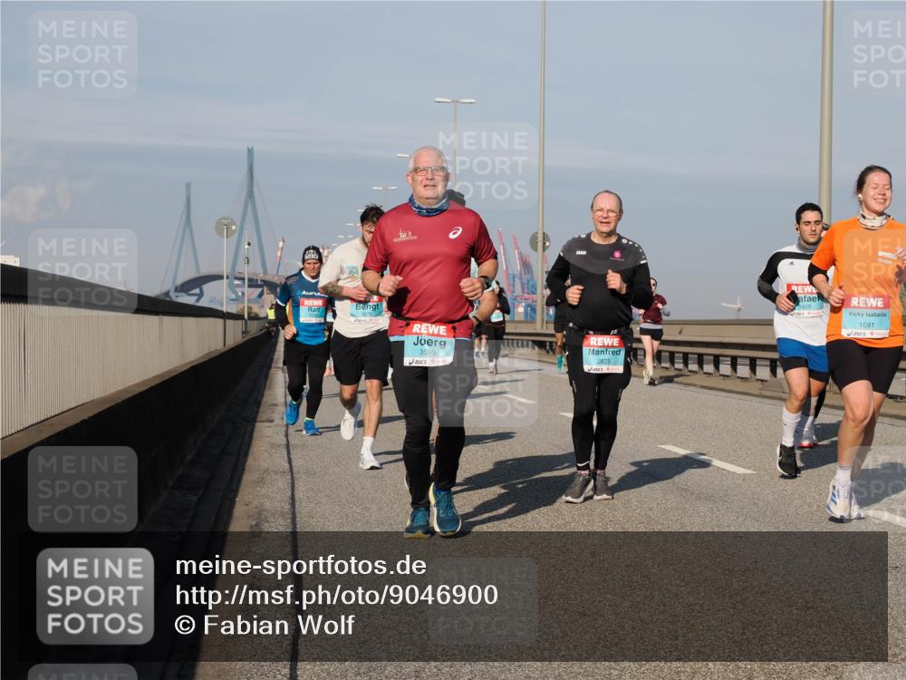 03.10.2025 - Köhlbrandbrückenlauf Fabian Wolf http://msf.ph/oto/9046900 03.10.2025 09:58:54 Position 3 3276, 3595, 2825, 1820, 1691 meine-sportfotos.de