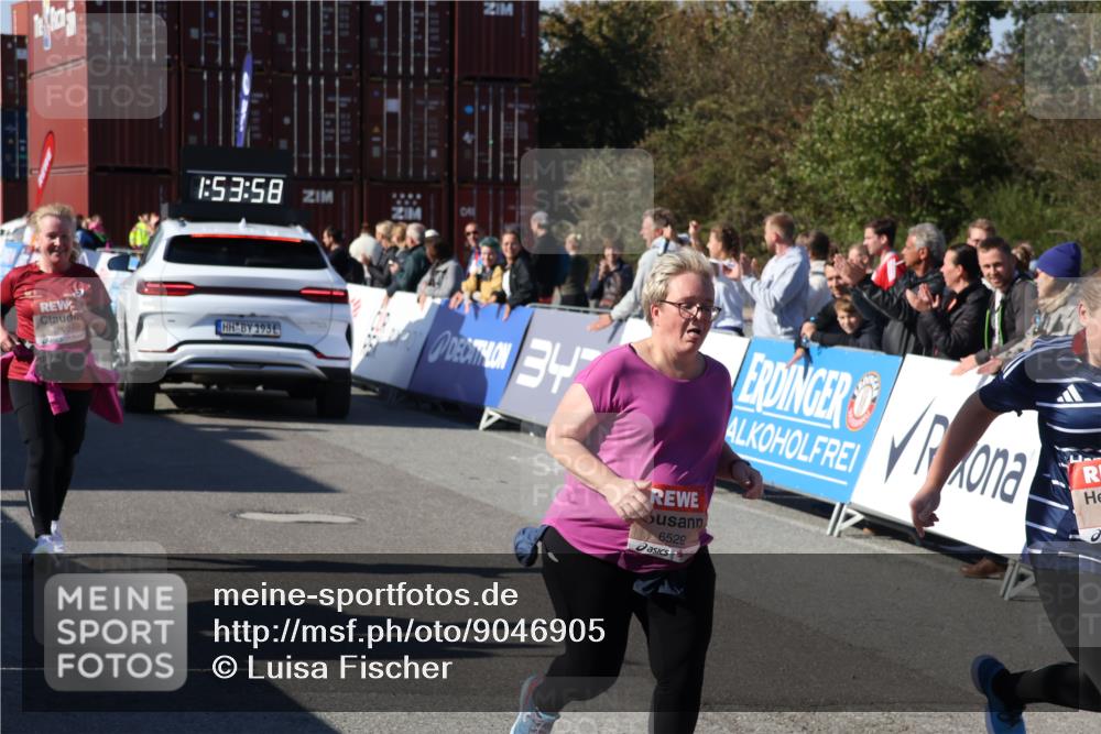 03.10.2025 - Köhlbrandbrückenlauf Luisa Fischer http://msf.ph/oto/9046905 03.10.2025 13:53:57 Ziel 7074, 7181, 9268, 5603, 5819, 6529 meine-sportfotos.de