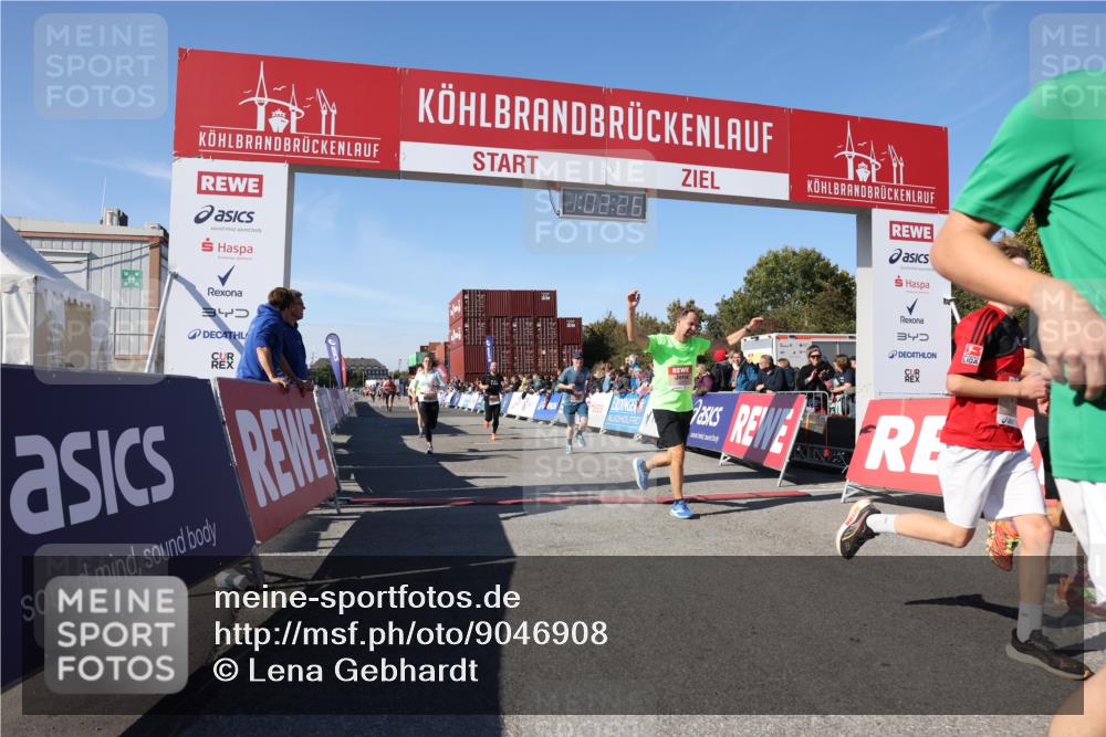 03.10.2025 - Köhlbrandbrückenlauf Lena Gebhardt http://msf.ph/oto/9046908 03.10.2025 13:02:26 Ziel 4187, 4271, 4277, 4337, 4380, 4492, 4783, 4946, 5080, 5617, 5697, 5747, 5784, 5845, 6465, 6492 meine-sportfotos.de