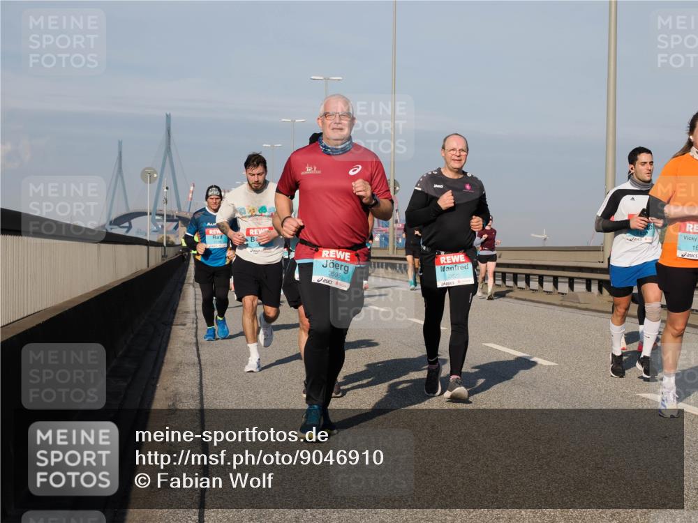 03.10.2025 - Köhlbrandbrückenlauf Fabian Wolf http://msf.ph/oto/9046910 03.10.2025 09:58:54 Position 3 3595, 2825, 16 meine-sportfotos.de