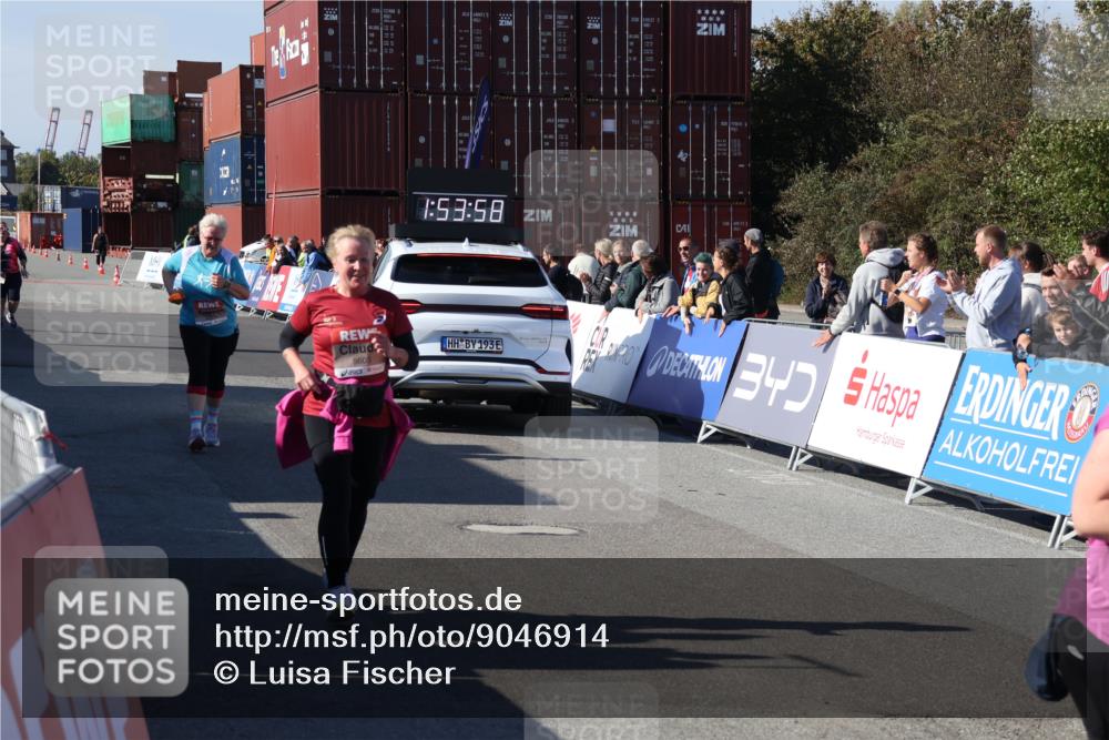 03.10.2025 - Köhlbrandbrückenlauf Luisa Fischer http://msf.ph/oto/9046914 03.10.2025 13:53:57 Ziel 7074, 7181, 9268, 5603, 5819, 6529 meine-sportfotos.de
