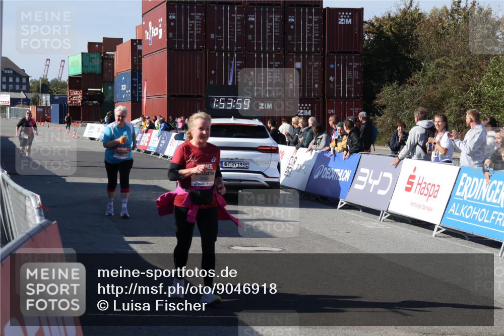03.10.2025 - Köhlbrandbrückenlauf Luisa Fischer http://msf.ph/oto/9046918 03.10.2025 13:53:58 Ziel 7074, 9268, 5603, 5819, 6529, 6549 meine-sportfotos.de