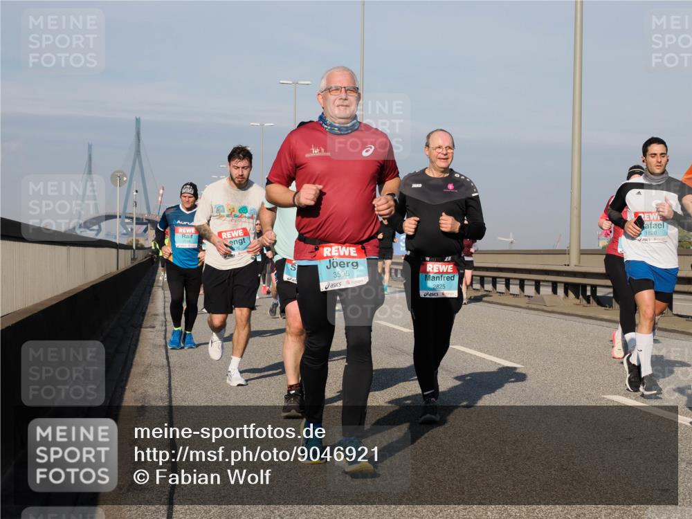 03.10.2025 - Köhlbrandbrückenlauf Fabian Wolf http://msf.ph/oto/9046921 03.10.2025 09:58:55 Position 3 3595, 2825, 1820 meine-sportfotos.de