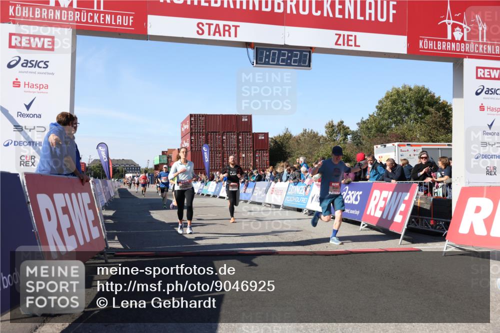 03.10.2025 - Köhlbrandbrückenlauf Lena Gebhardt http://msf.ph/oto/9046925 03.10.2025 13:02:27 Ziel 4187, 4271, 4277, 4337, 4380, 4492, 4783, 4946, 5080, 5617, 5697, 5747, 5784, 5845, 6465, 6492 meine-sportfotos.de