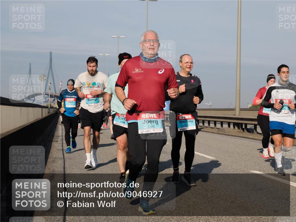 03.10.2025 - Köhlbrandbrückenlauf Fabian Wolf http://msf.ph/oto/9046927 03.10.2025 09:58:55 Position 3 3276, 2826, 3595, 2825, 1591 meine-sportfotos.de