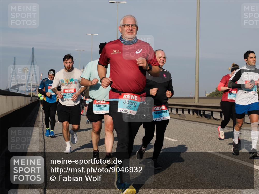 03.10.2025 - Köhlbrandbrückenlauf Fabian Wolf http://msf.ph/oto/9046932 03.10.2025 09:58:55 Position 3 3276, 2826, 3595, 2825, 1591 meine-sportfotos.de