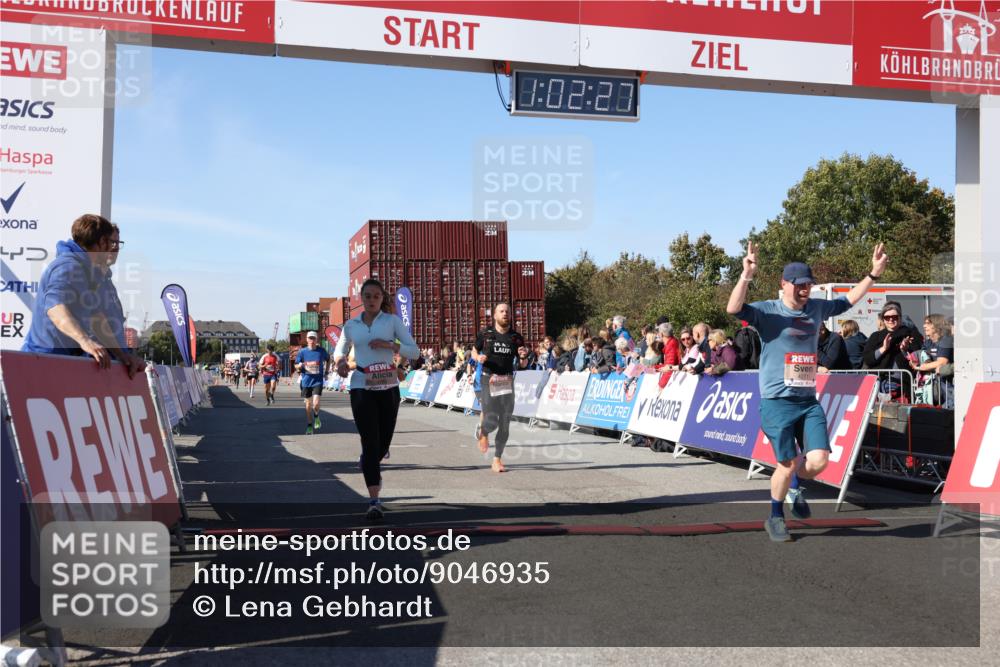 03.10.2025 - Köhlbrandbrückenlauf Lena Gebhardt http://msf.ph/oto/9046935 03.10.2025 13:02:28 Ziel 4024, 4187, 4271, 4277, 4337, 4380, 4492, 4783, 4946, 5080, 5617, 5697, 5747, 5784, 5845, 6320, 6465, 6492 meine-sportfotos.de