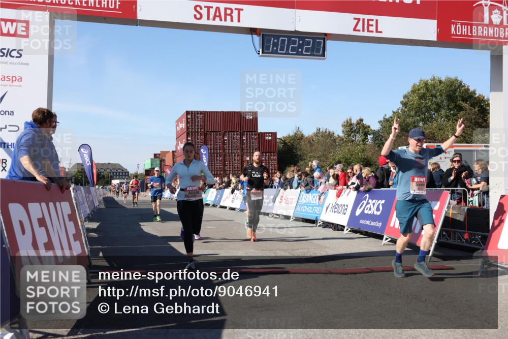 03.10.2025 - Köhlbrandbrückenlauf Lena Gebhardt http://msf.ph/oto/9046941 03.10.2025 13:02:28 Ziel 4024, 4187, 4271, 4277, 4337, 4380, 4492, 4783, 4946, 5080, 5617, 5697, 5747, 5784, 5845, 6320, 6465, 6492 meine-sportfotos.de
