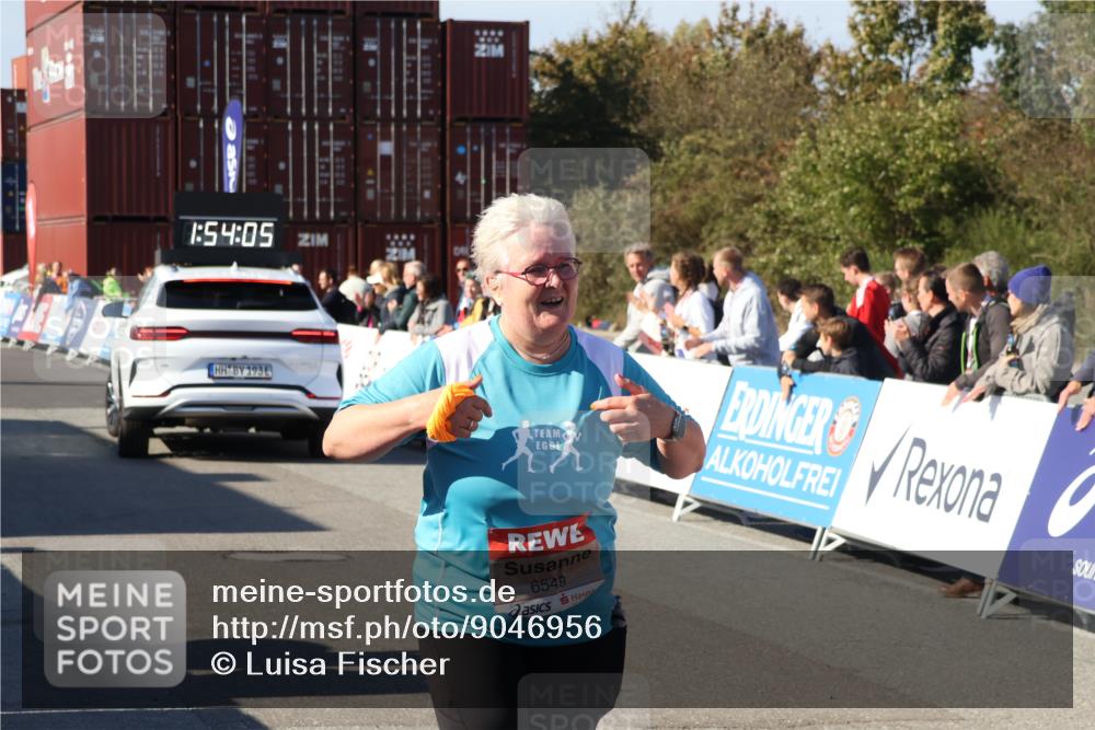 03.10.2025 - Köhlbrandbrückenlauf Luisa Fischer http://msf.ph/oto/9046956 03.10.2025 13:54:04 Ziel 5603, 5819, 6529, 6549 meine-sportfotos.de