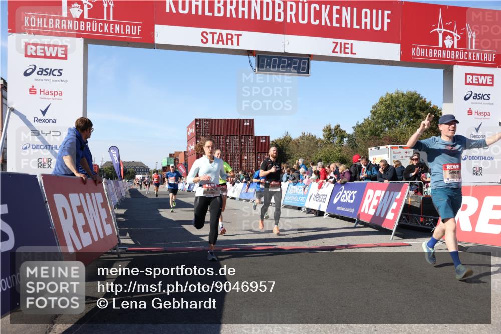 03.10.2025 - Köhlbrandbrückenlauf Lena Gebhardt http://msf.ph/oto/9046957 03.10.2025 13:02:28 Ziel 4024, 4187, 4271, 4277, 4337, 4380, 4492, 4783, 4946, 5080, 5617, 5697, 5747, 5784, 5845, 6320, 6465, 6492 meine-sportfotos.de