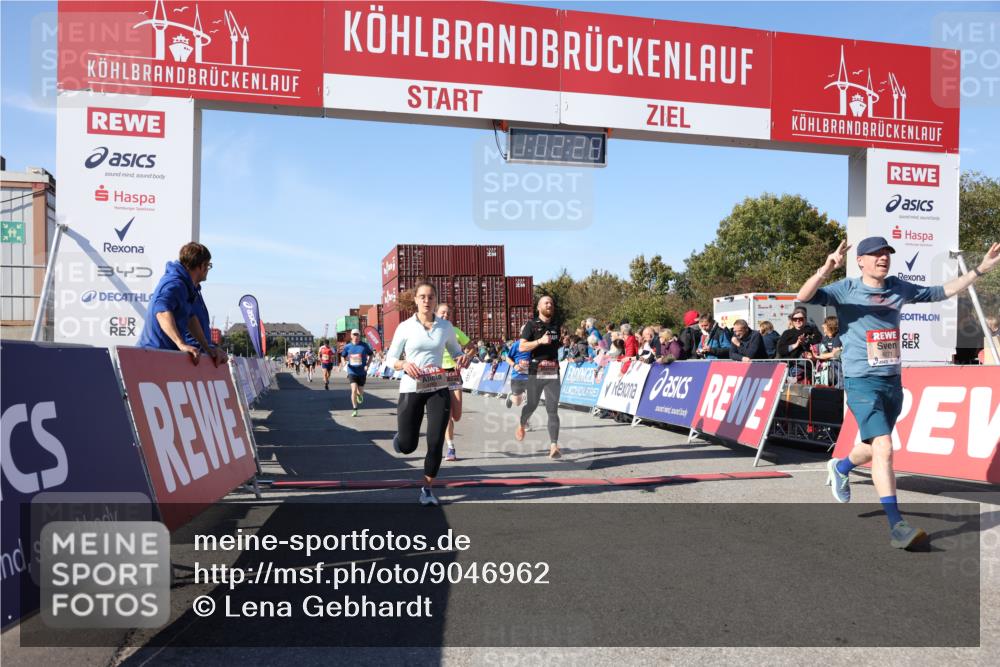 03.10.2025 - Köhlbrandbrückenlauf Lena Gebhardt http://msf.ph/oto/9046962 03.10.2025 13:02:28 Ziel 4024, 4187, 4271, 4277, 4337, 4380, 4492, 4783, 4946, 5080, 5617, 5697, 5747, 5784, 5845, 6320, 6465, 6492 meine-sportfotos.de