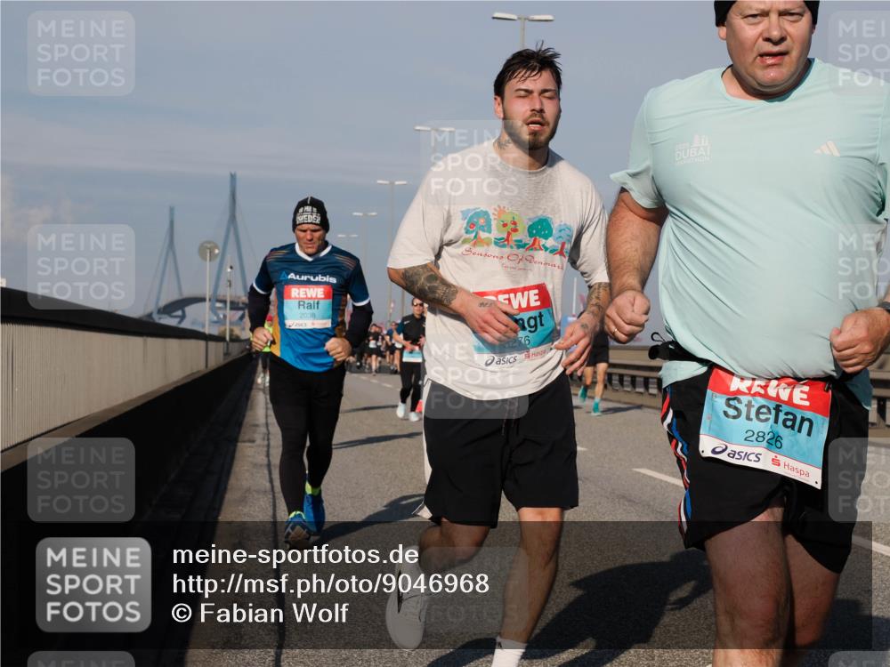 03.10.2025 - Köhlbrandbrückenlauf Fabian Wolf http://msf.ph/oto/9046968 03.10.2025 09:58:57 Position 3 2038, 2025, 3276, 2826 meine-sportfotos.de