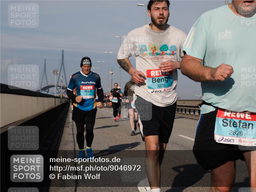 03.10.2025 - Köhlbrandbrückenlauf Fabian Wolf http://msf.ph/oto/9046972 03.10.2025 09:58:57 Position 3 2038, 3276, 2025, 2826 meine-sportfotos.de