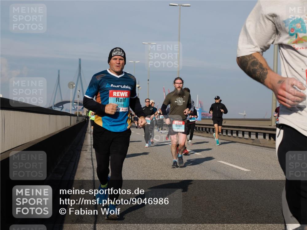 03.10.2025 - Köhlbrandbrückenlauf Fabian Wolf http://msf.ph/oto/9046986 03.10.2025 09:58:58 Position 3 2038, 1390 meine-sportfotos.de
