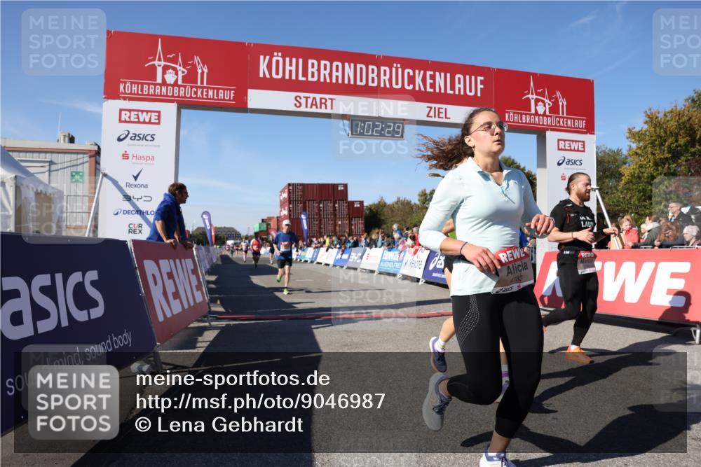 03.10.2025 - Köhlbrandbrückenlauf Lena Gebhardt http://msf.ph/oto/9046987 03.10.2025 13:02:30 Ziel 4024, 4187, 4271, 4277, 4337, 4380, 4492, 4783, 4946, 5080, 5747, 5784, 6320, 6321, 6465, 6479, 6492 meine-sportfotos.de